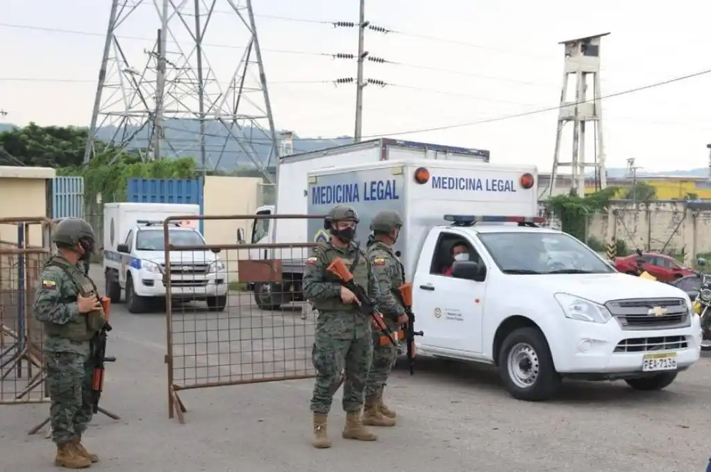 Revueltas carcelarias dejan más de 50 muertos en Ecuador
