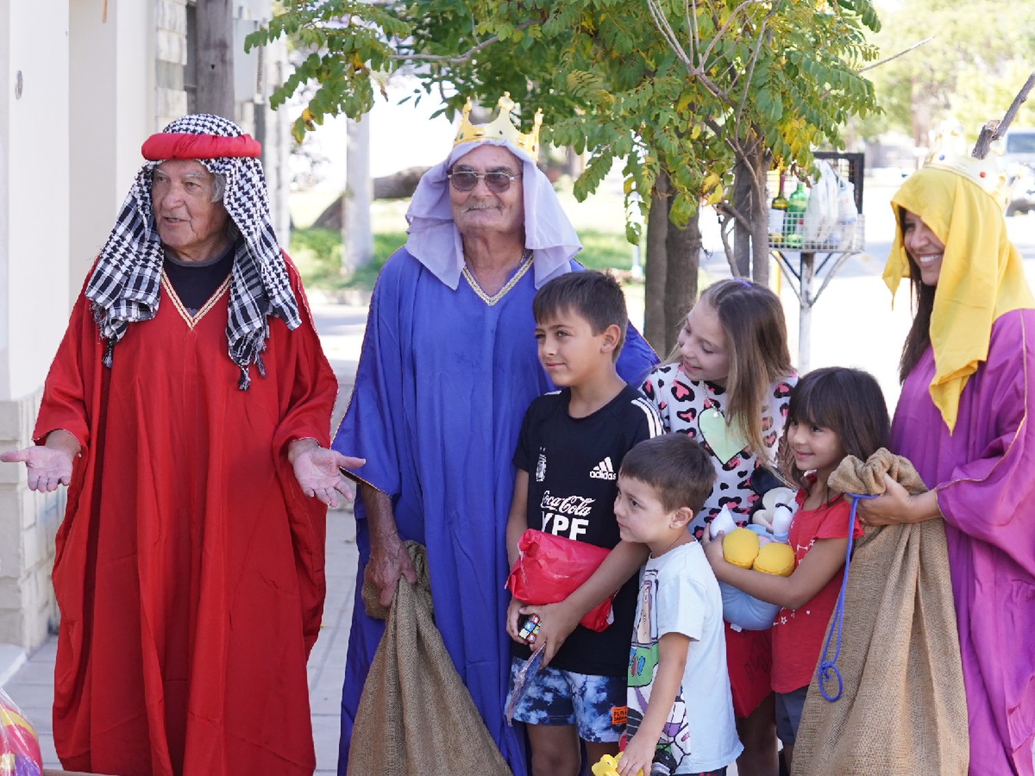 Los Reyes Magos salieron a regalar sonrisas