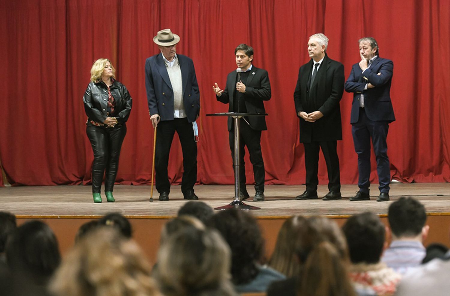 Kicillof entregó escrituras junto al ministro Alak