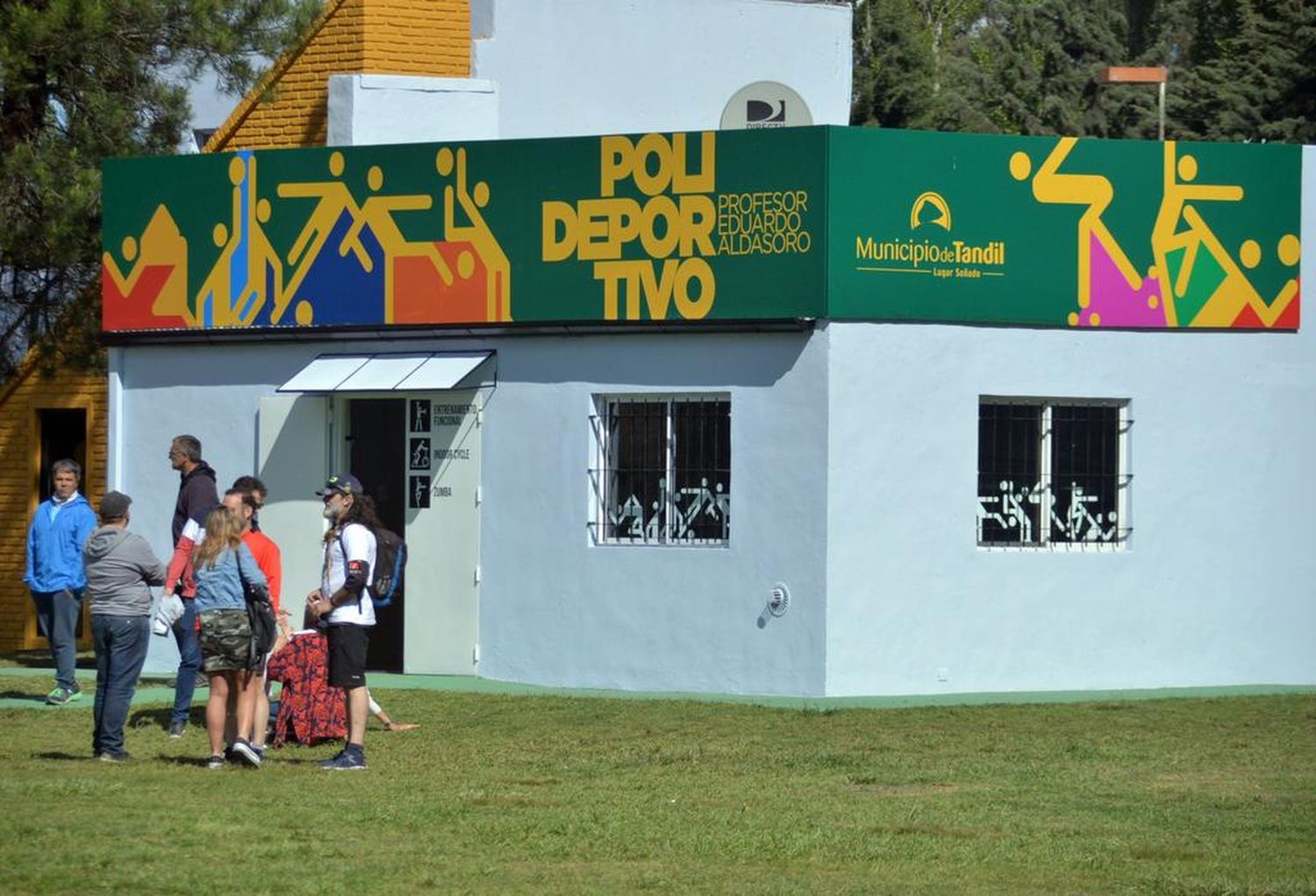 Grupo de madres pidió retirar el nombre de un profesor de educación física a un polideportivo por presunto abuso infantil
