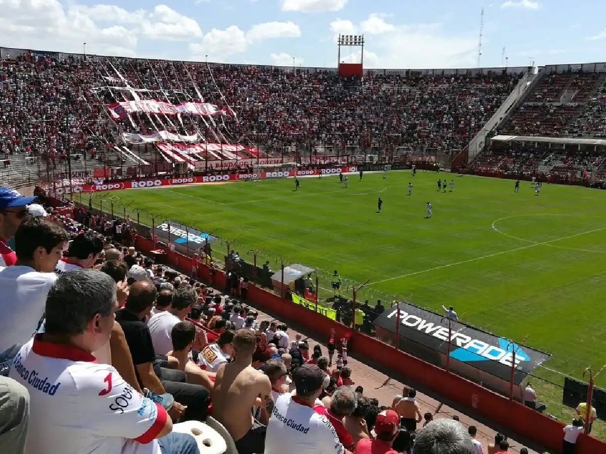 Huracán pide a sus socios que paguen para evitar crisis