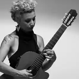 Sol/A Luciana Jury en Necochea en su versión más íntima