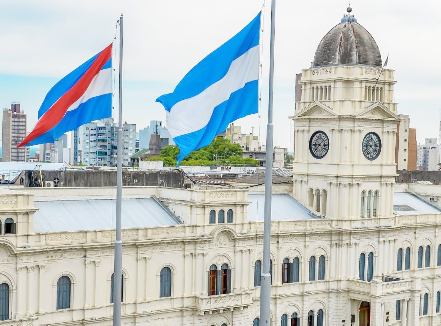 El gobierno convocó a los gremios estatales y docentes a paritaria 