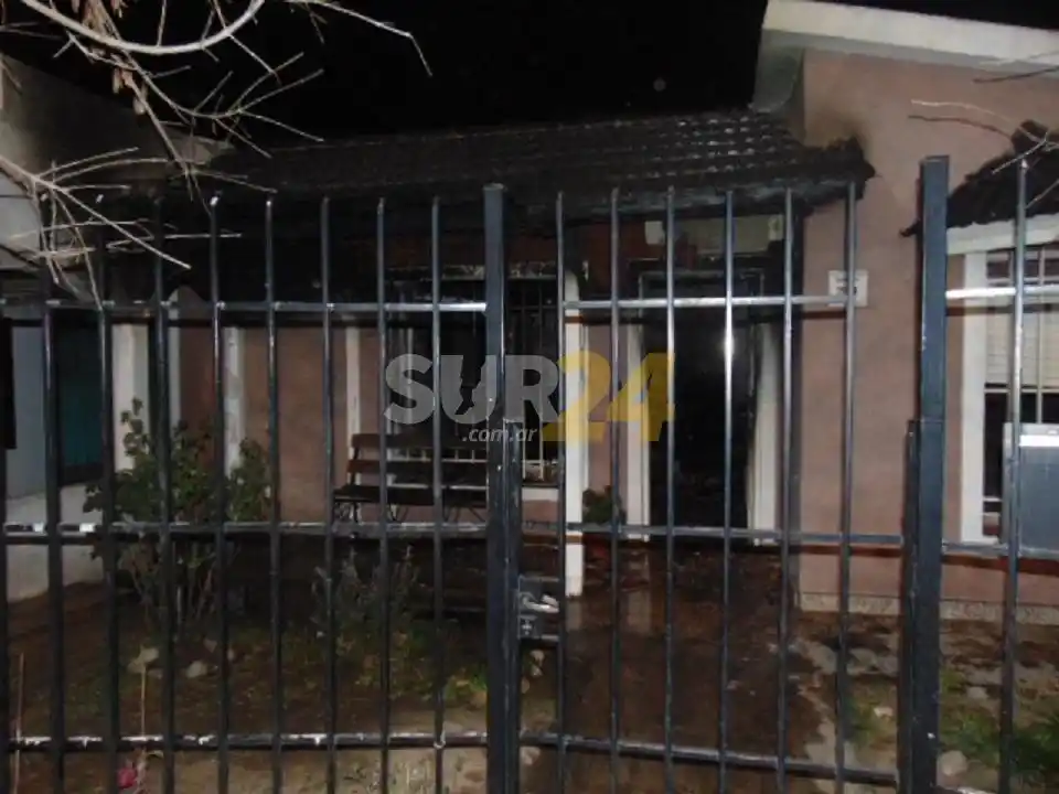 Incendio fatal con una mujer fallecida y otra herida al explotar una garrafa