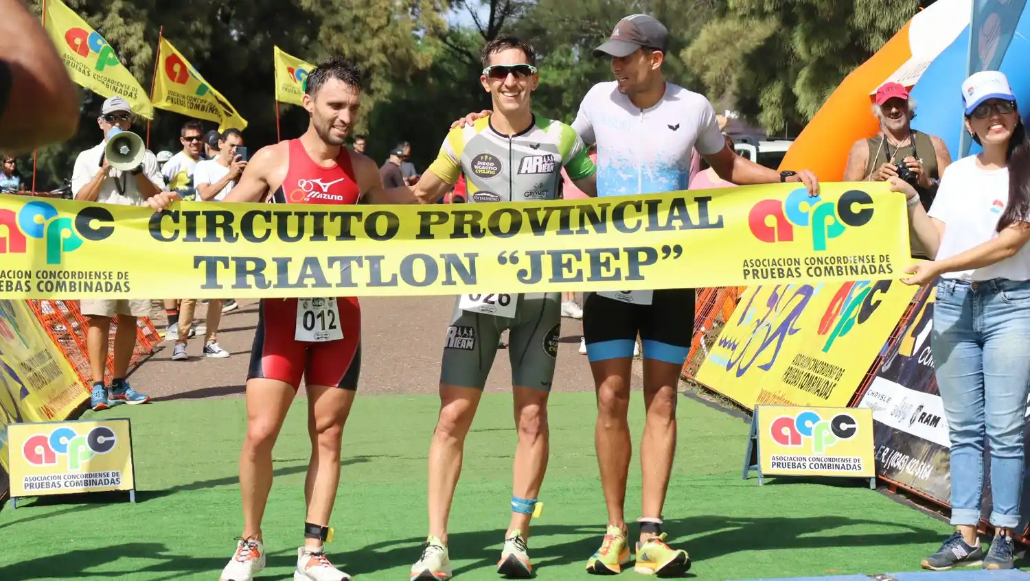 Los hermanos Constanza y Alejandro Ricagno arrasaron con los campeonatos