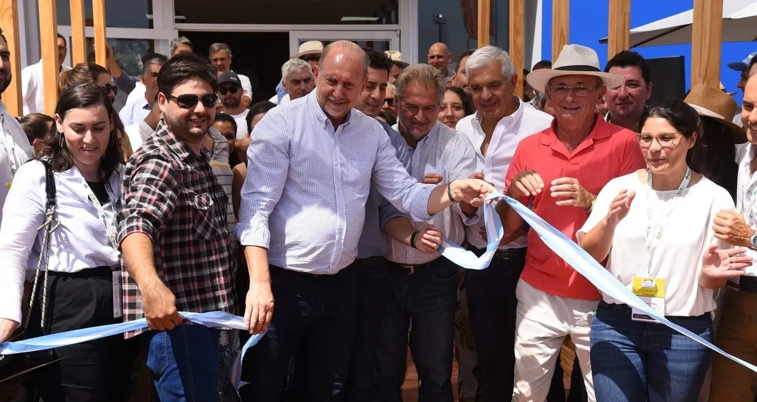 Se inauguró el stand santafesino en la gran muestra del agro argentino