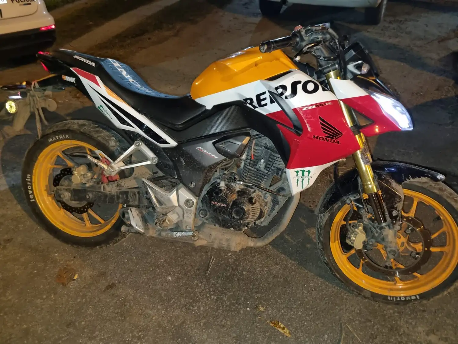Se constató que el rodado tenía pedido de secuestro activo por un hecho de robo ocurrido este lunes.