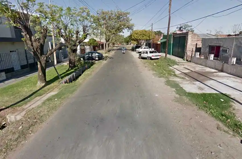 Balearon una casa, se enfrentaron a tiros con la policía y terminaron detenidos