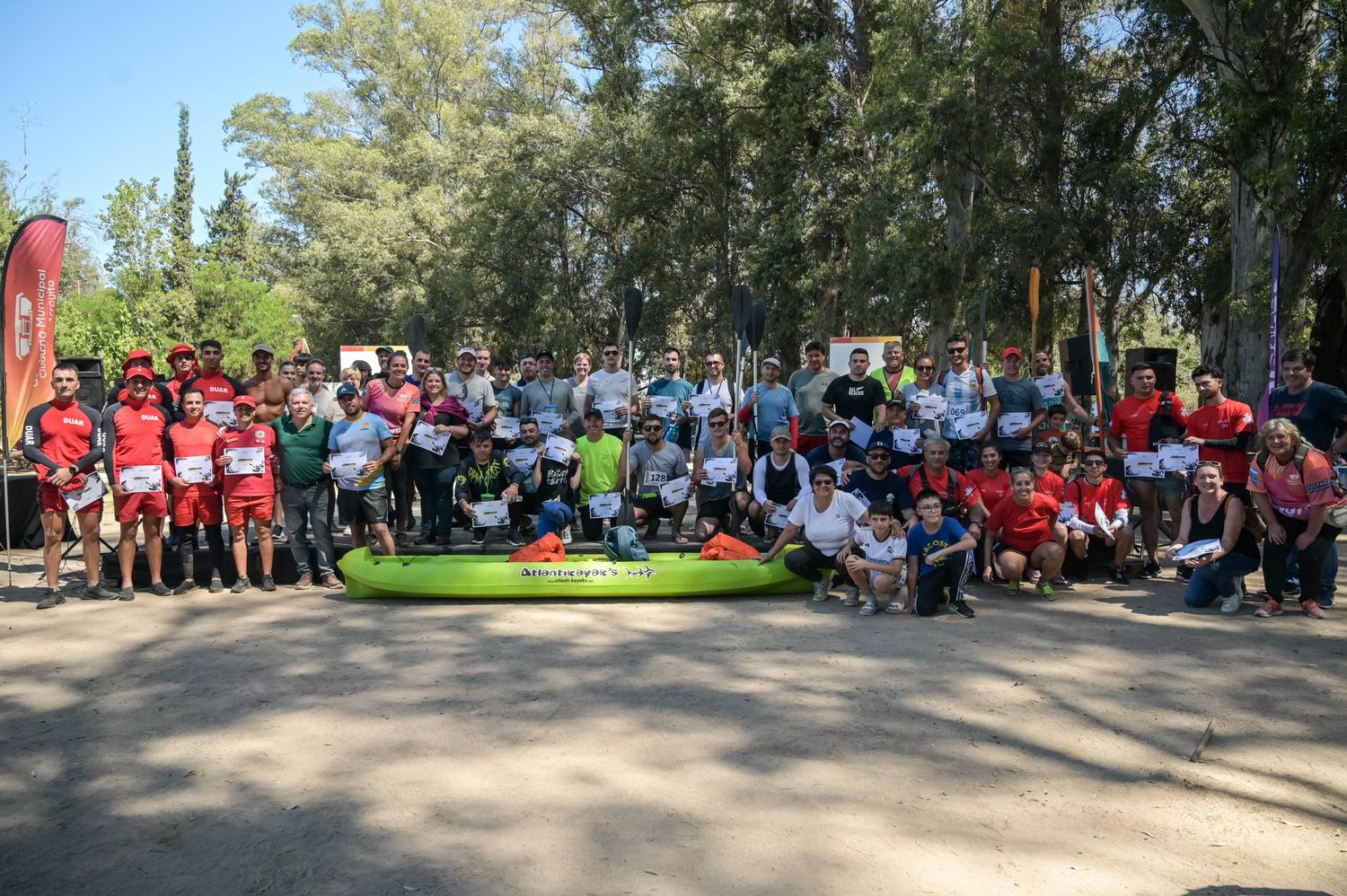 Los participantes disfrutaron de una emocionante travesía por tierra y agua