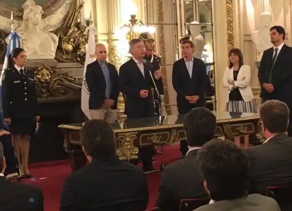 Macri y Larreta firmaron el traspaso de la Policía Federal a la Ciudad