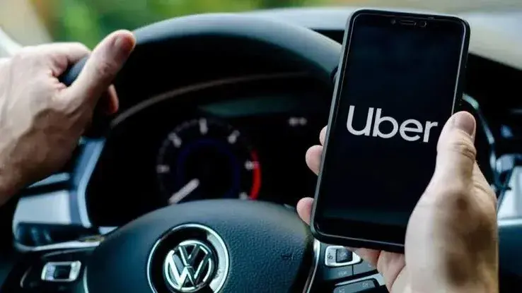 Desde Uber ven con buenos ojos el proyecto del Municipio para regular las aplicaciones en Rosario