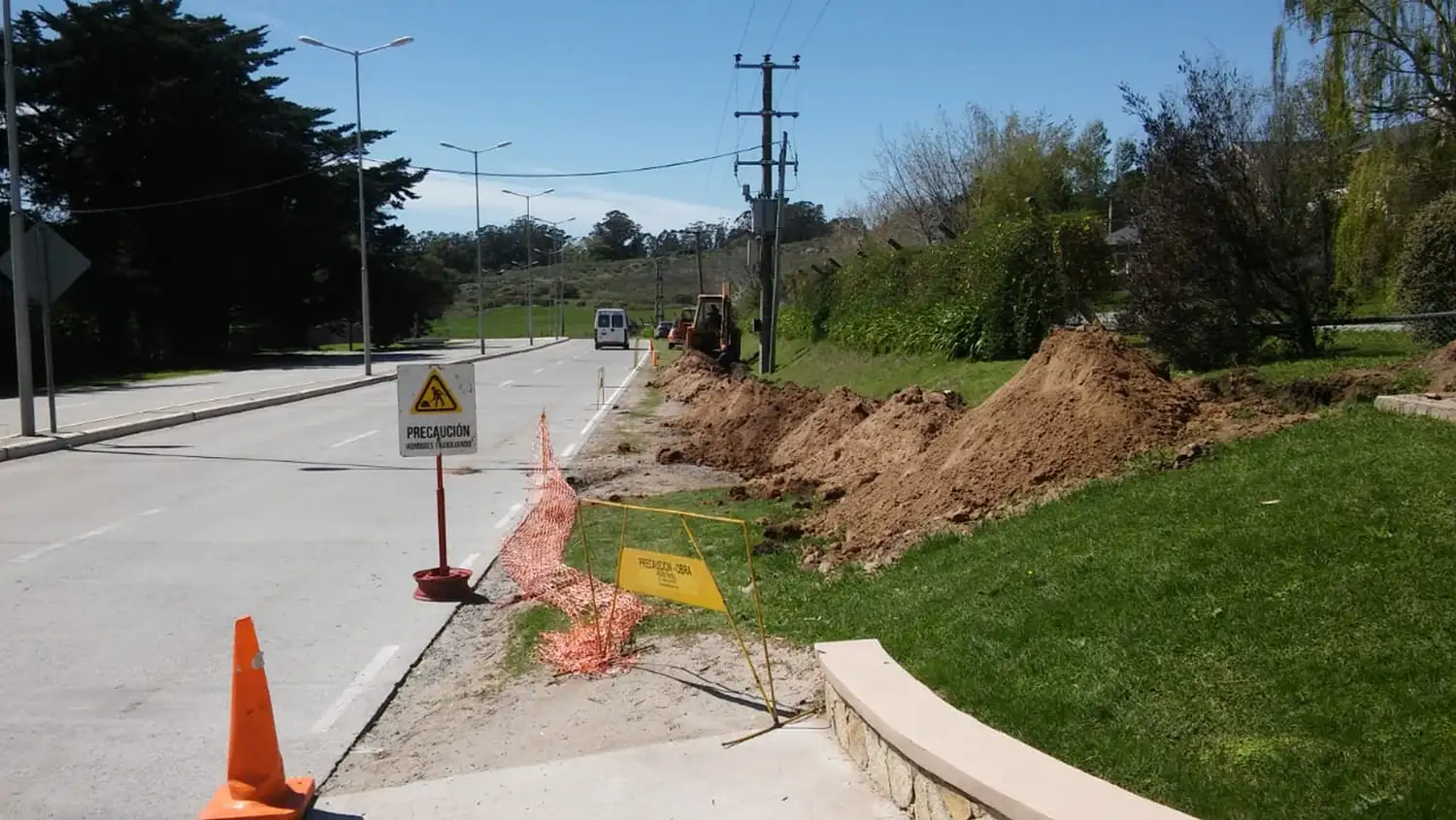 Obra de ampliación de la red de gas para brindar el servicio en Altos de Chacras del Golf