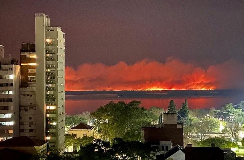 Humo en la ciudad: los rosarinos sufrieron otra noche irrespirable