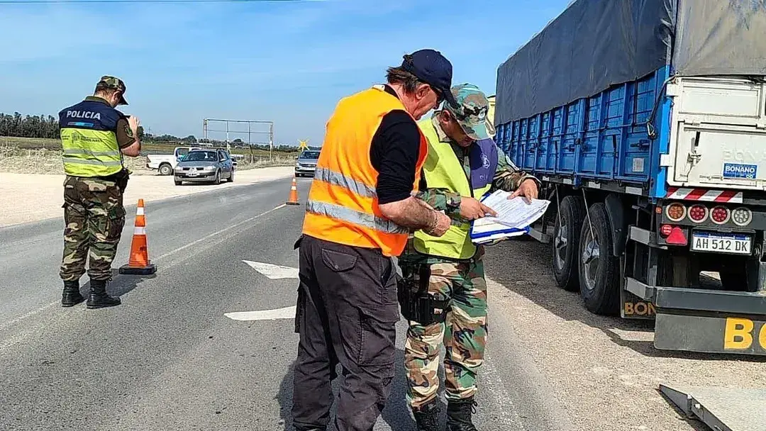 Controles. En las rutas de la región, llevan a cabo los efectivos del Comando de Prevención Rural