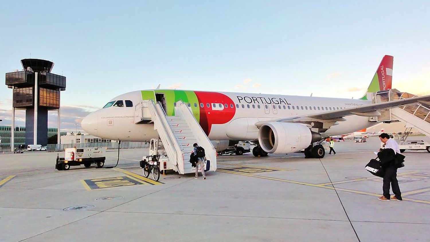 El fundador y CEO de Azul gana privatización de TAP Portugal