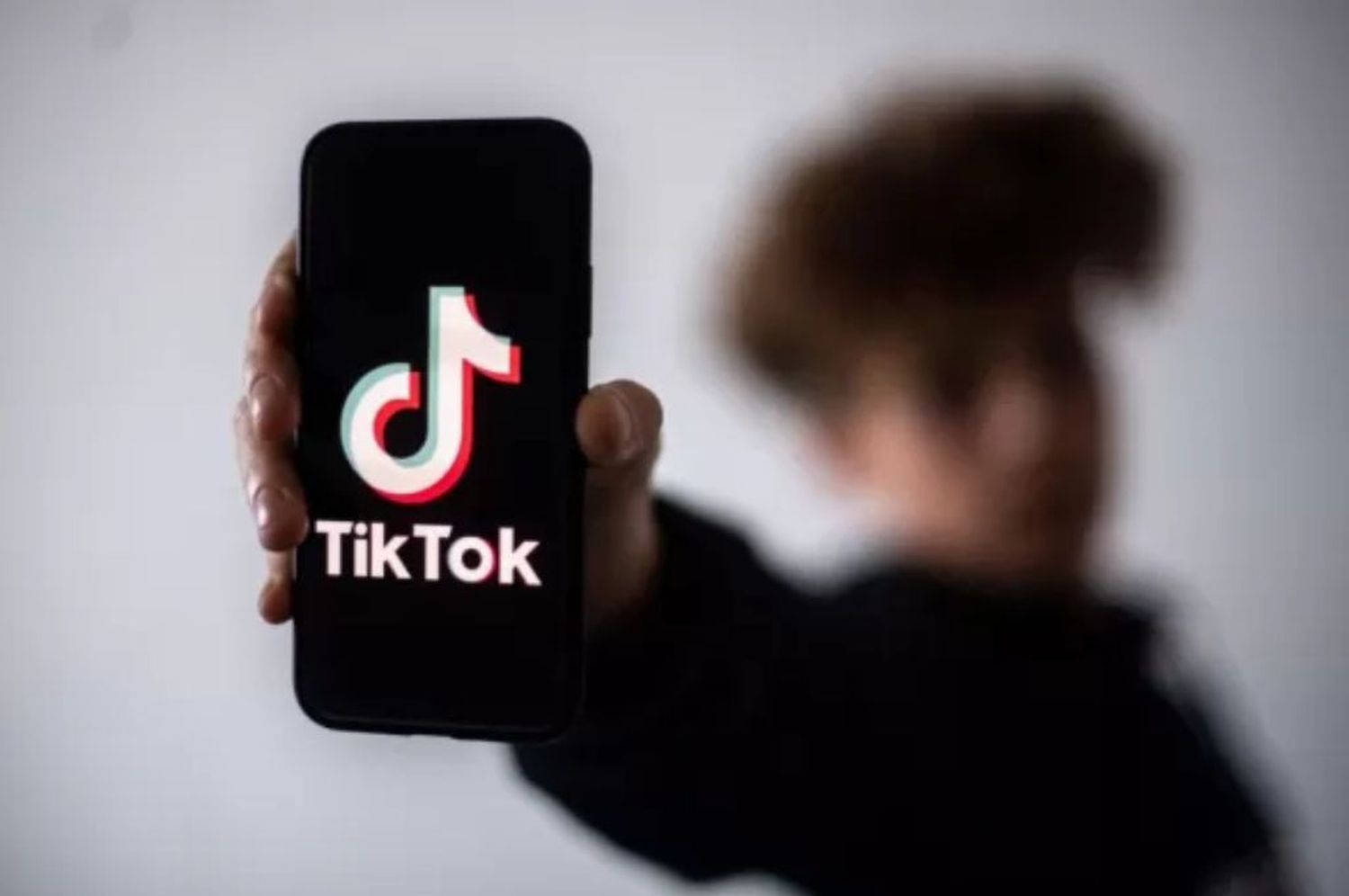 Conmoción en España: niño de 13 años es hospitalizado por un reto de TikTok