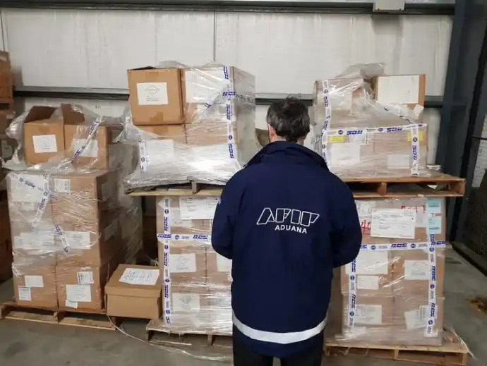 La Aduana desactivó un intento de importar “basura tecnológica” y recuperó USD 1,5 millones