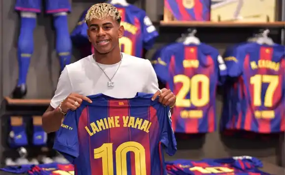 Lamine Yamal cambió de número y será el nuevo 10 del Barcelona