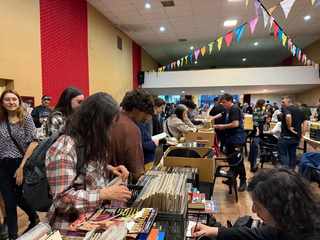 fiesta del libro usado 14-09-25 - 3