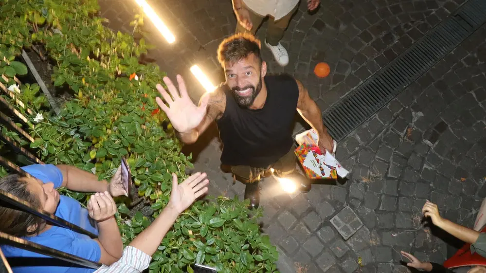 El descontrolado saludo de Ricky Martin a sus fans en Buenos Aires