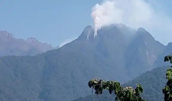 Indígenas apagan incendios en Sierra Nevada porque gobierno no tiene recursos