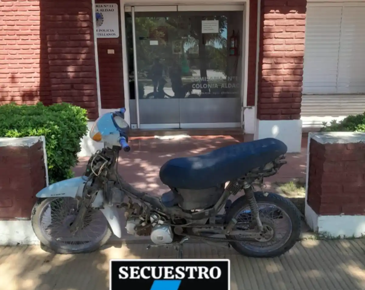 Robaron una moto y la dejaron abandonada en una obra en construcción