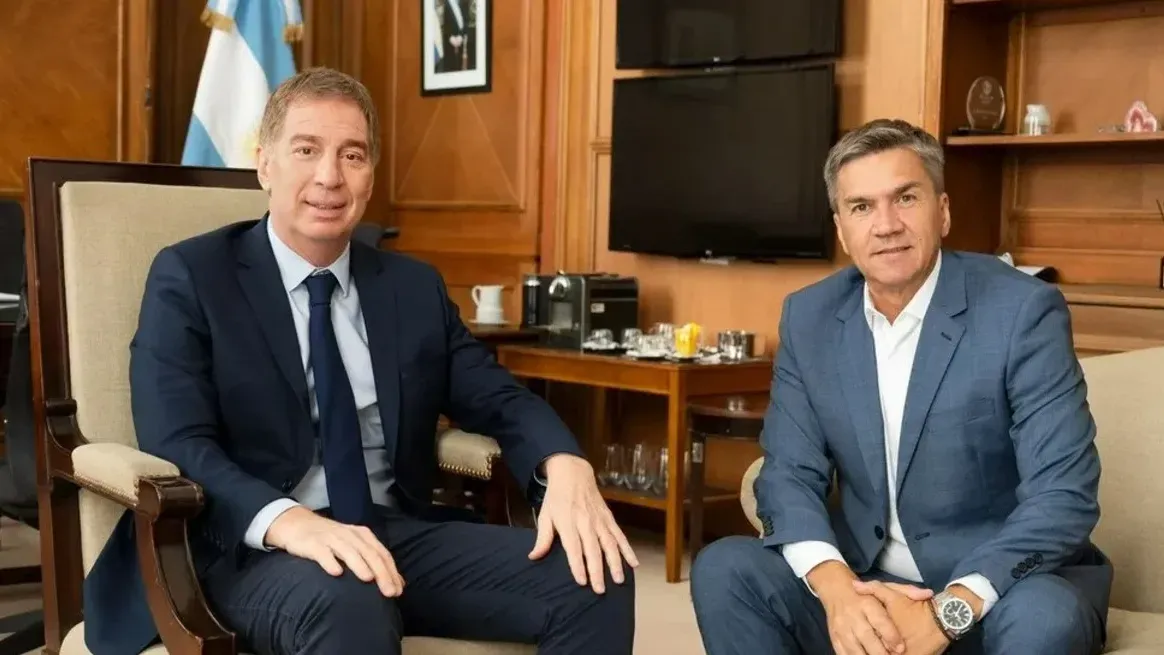 Santilli recibió al gobernador de Chaco Zdero en la previa al tratamiento de la reforma laboral en el Senado.