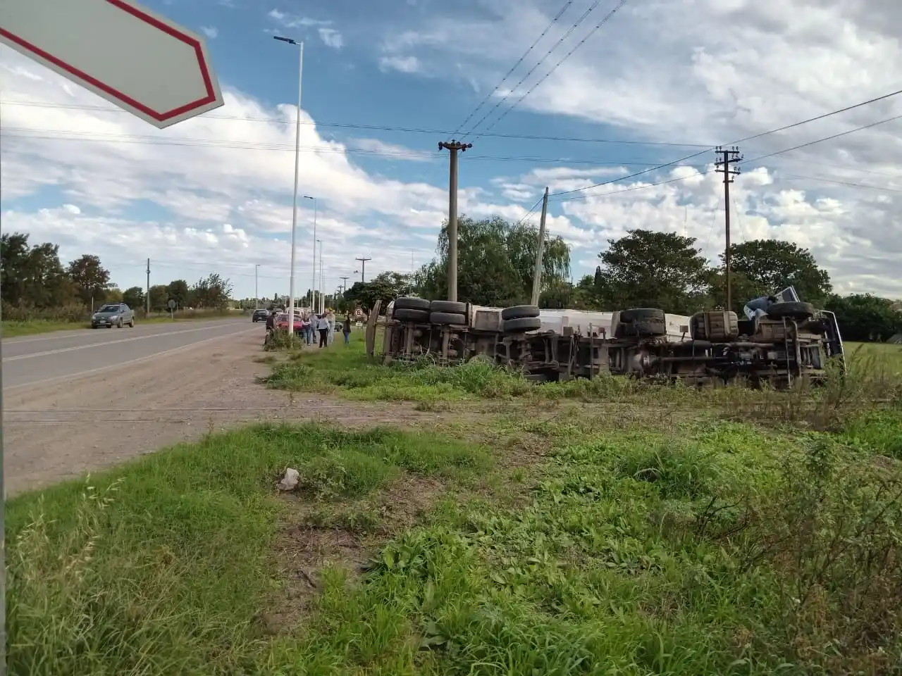 vuelco camión ruta 191 01
