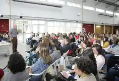 Un nutrido y receptivo público participó de la charla sobre educación emocional 
