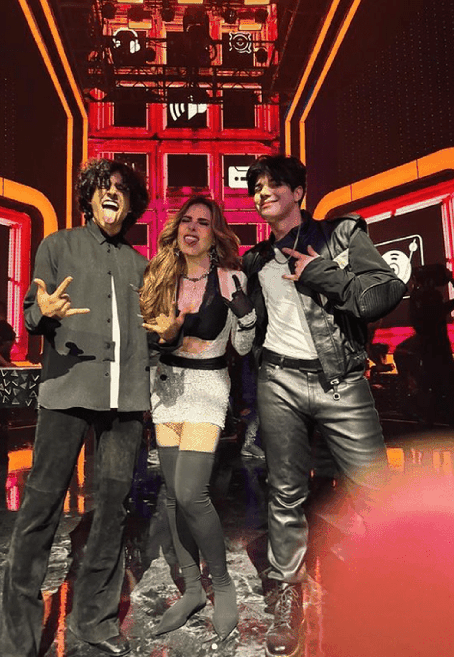 Miguel compartió esta gráfica con su hermano y su madre, Gloria Trevi. Foto Instagram