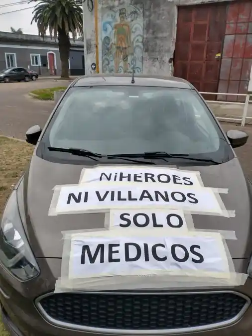 Uno de los autos que conformó la caravana  