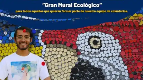 Así va el MURAL DE TAPAS RECICLADAS que realiza Óscar Olivares en Panamá (Video)
