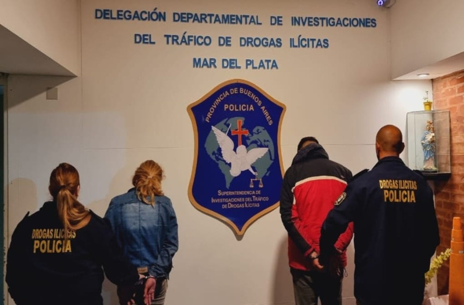 Madre e hijo transportaban droga y fueron detenidos