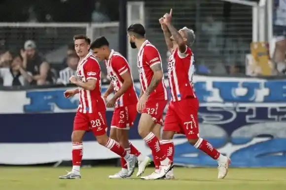 Cortó la racha negativa: Unión venció a Gimnasia en La Plata