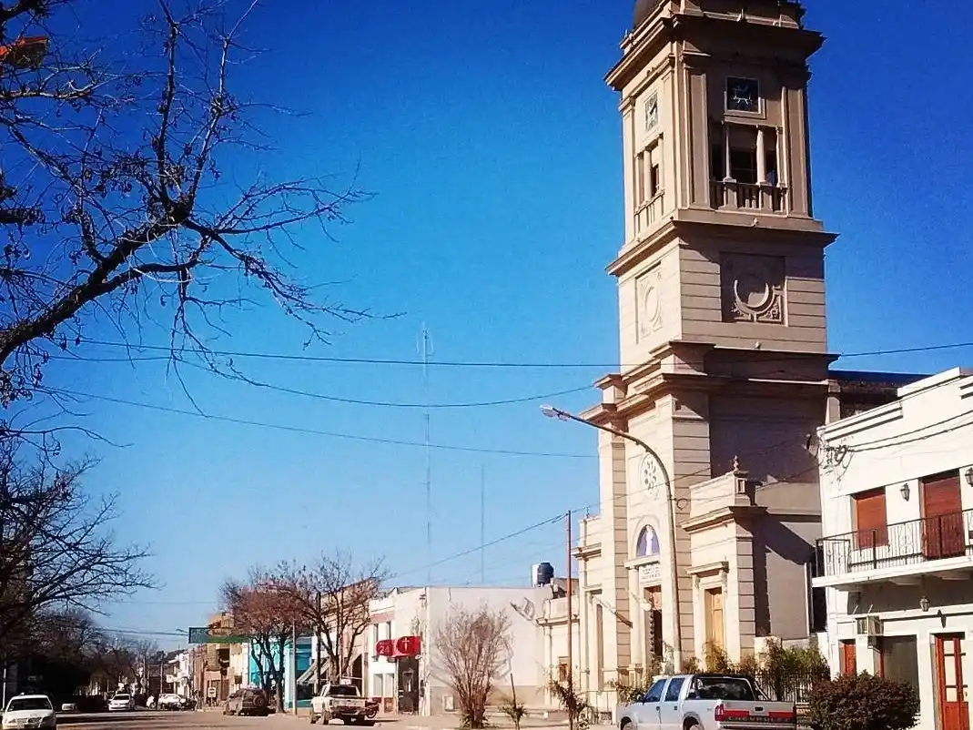 El imputado fue detenido en Chaco y trasladado a Rufino, donde enfrenta graves cargos por delitos contra la integridad sexual y violencia de género.