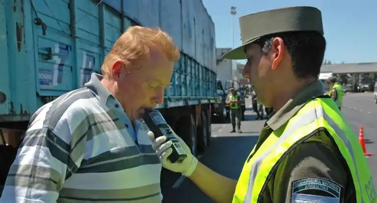Desde hoy rige la ley que endurece penas por manejar ebrios o con exceso de velocidad