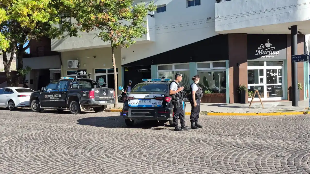 ÚLTIMO MOMENTO | Despliegue policial y corte de tránsito por un operativo de desalojo en Avenida Mitre - 5