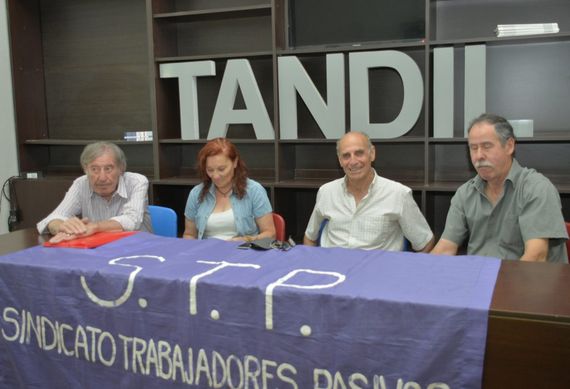 El Sindicato de Trabajadores Pasivos recolecta firmas  para pedir la ampliación del boleto
