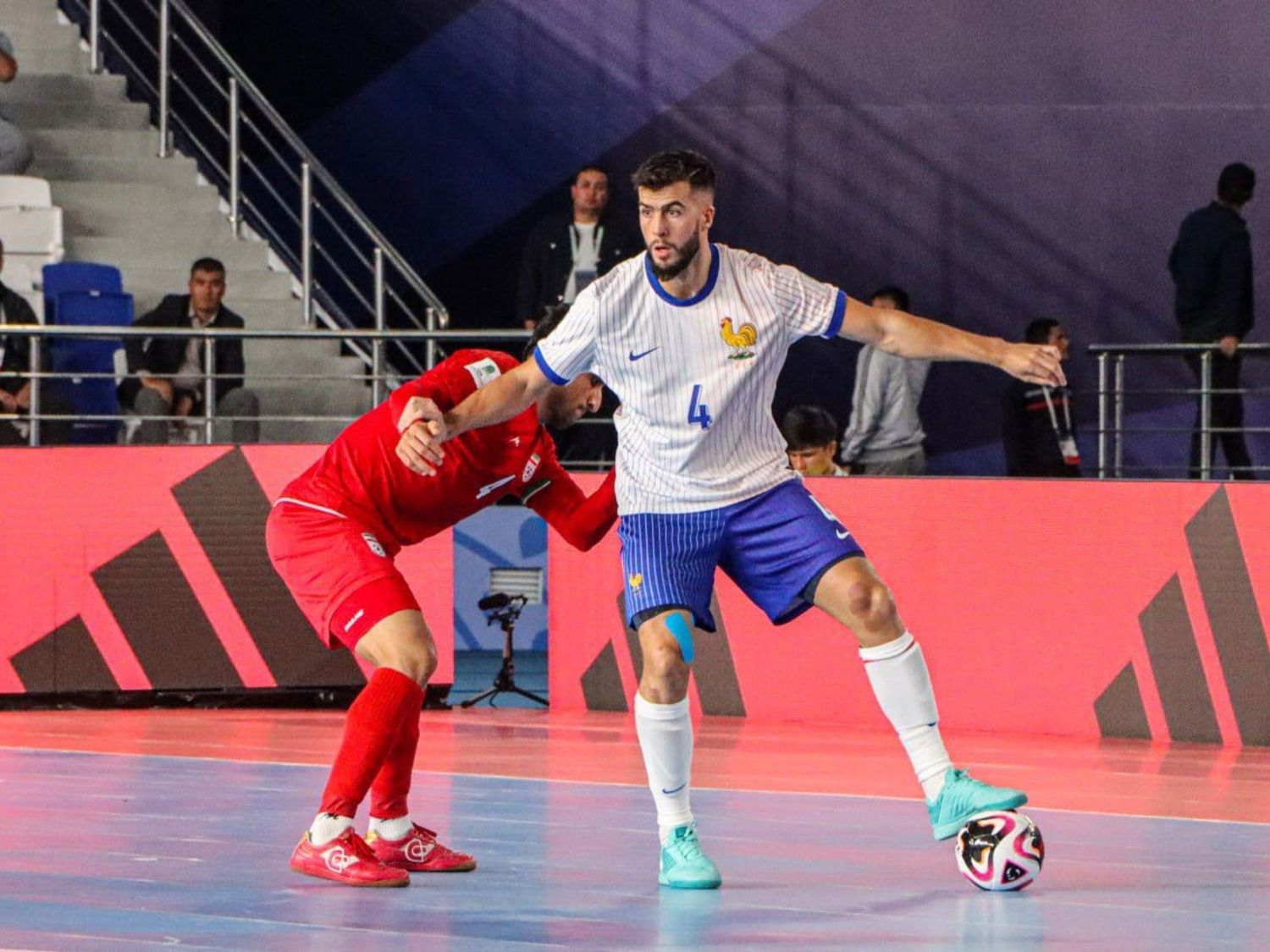 Video: Francia se dejó hacer los goles ante Irán para evitar un cruce complicado en octavos