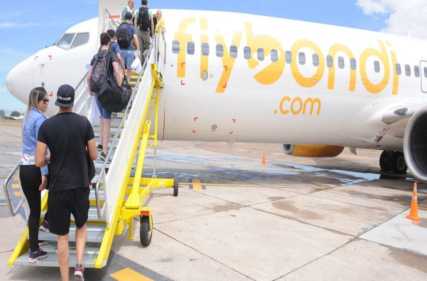 Flybondi conectará Rosario y Tucumán con vuelos regulares