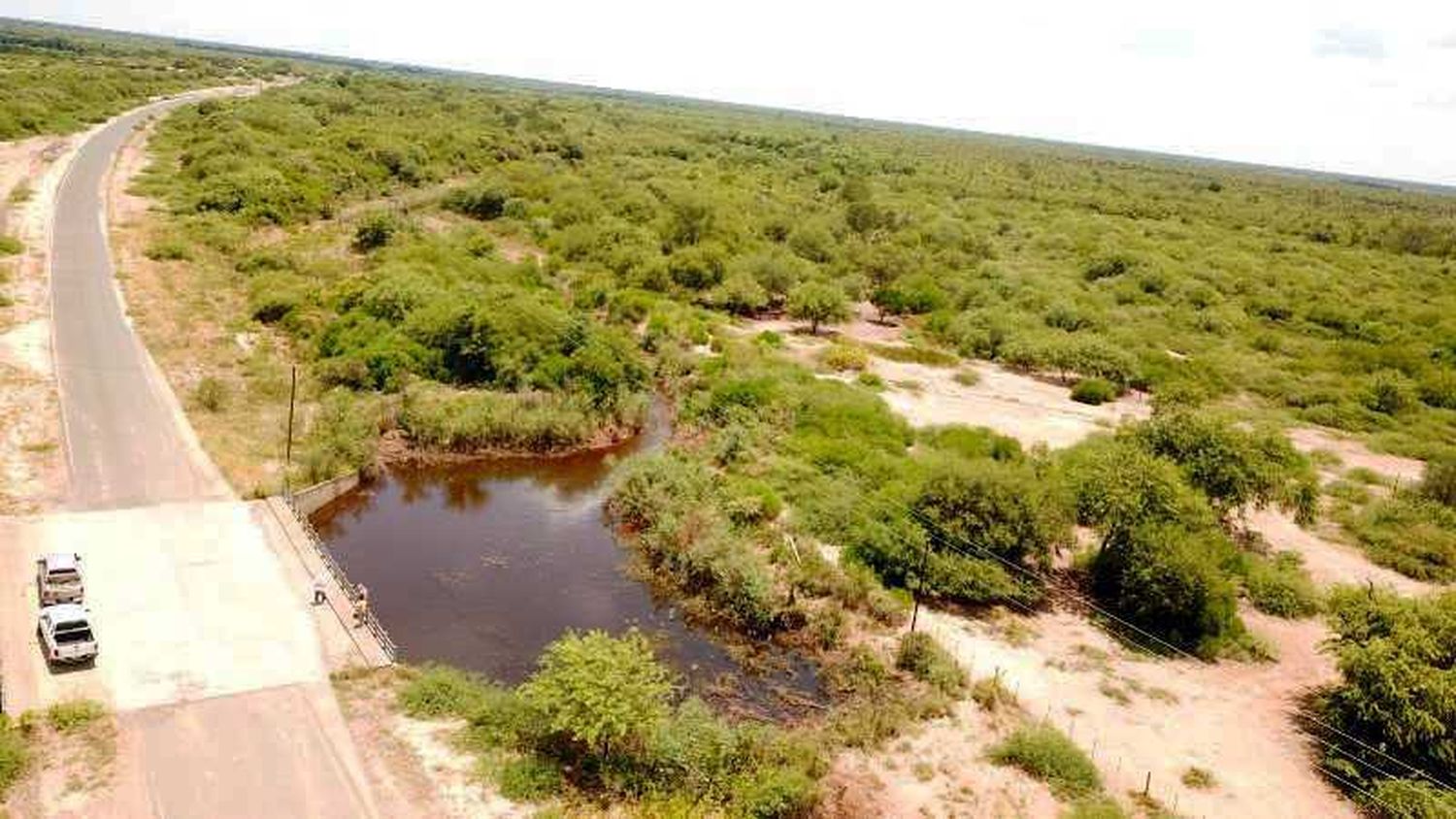 El gobernador Insfrán aseguró la continuidad 
de obras hídricas en el territorio provincial