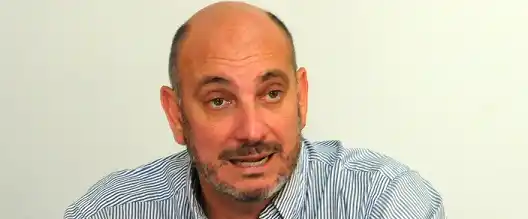De la Rosa: expuso sobre cambios en la compra de medicamentos