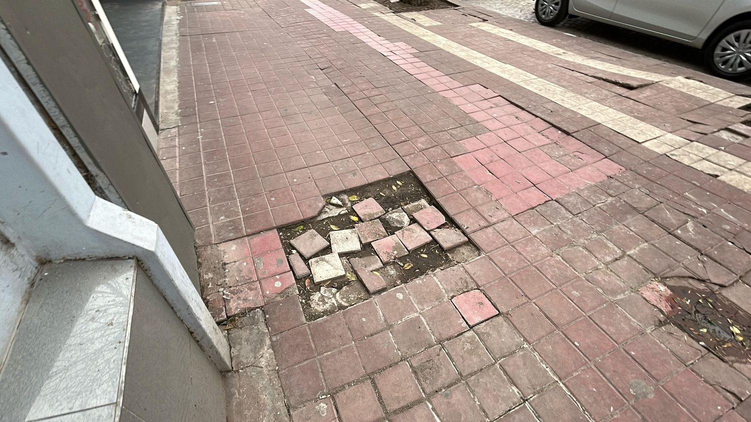 vereda rota bv santa fe centro rafaela municipalidad reparación rotura mayo 2025 - 9