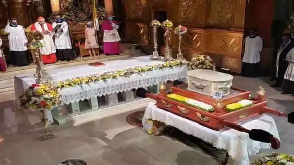 EN IMÁGENES: así fue el acto de exhumación de los restos mortales de José Gregorio Hernández