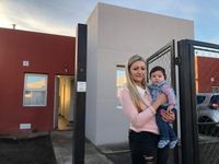 Es madre soltera, recibió una de las 24 casas del Barrio Arco Iris y contó su historia