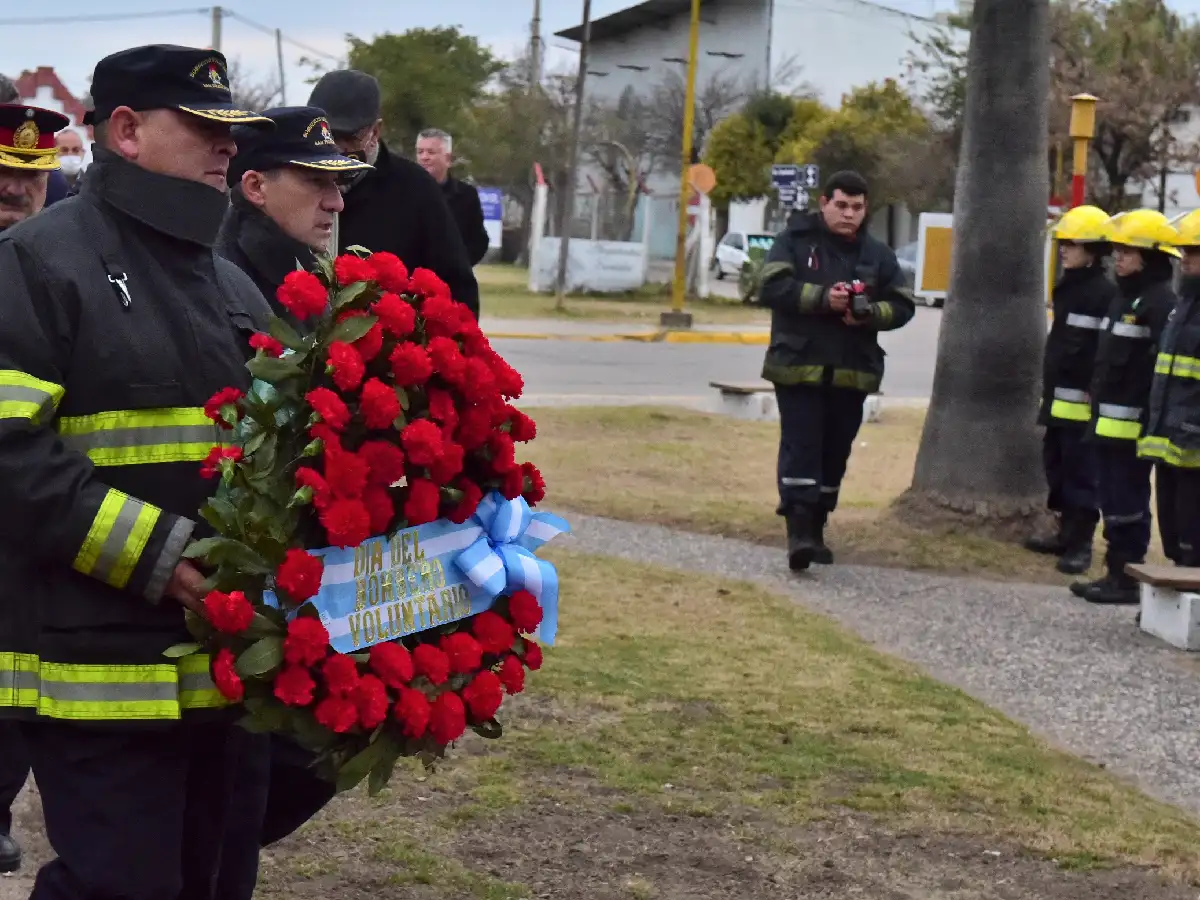 Pura entrega y compromiso: con un acto los bomberos celebraron su día 