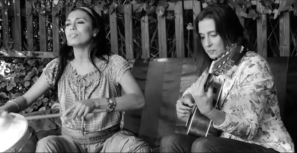Charo Bogarin y Malena Muyala presentan “De una orilla a la otra”