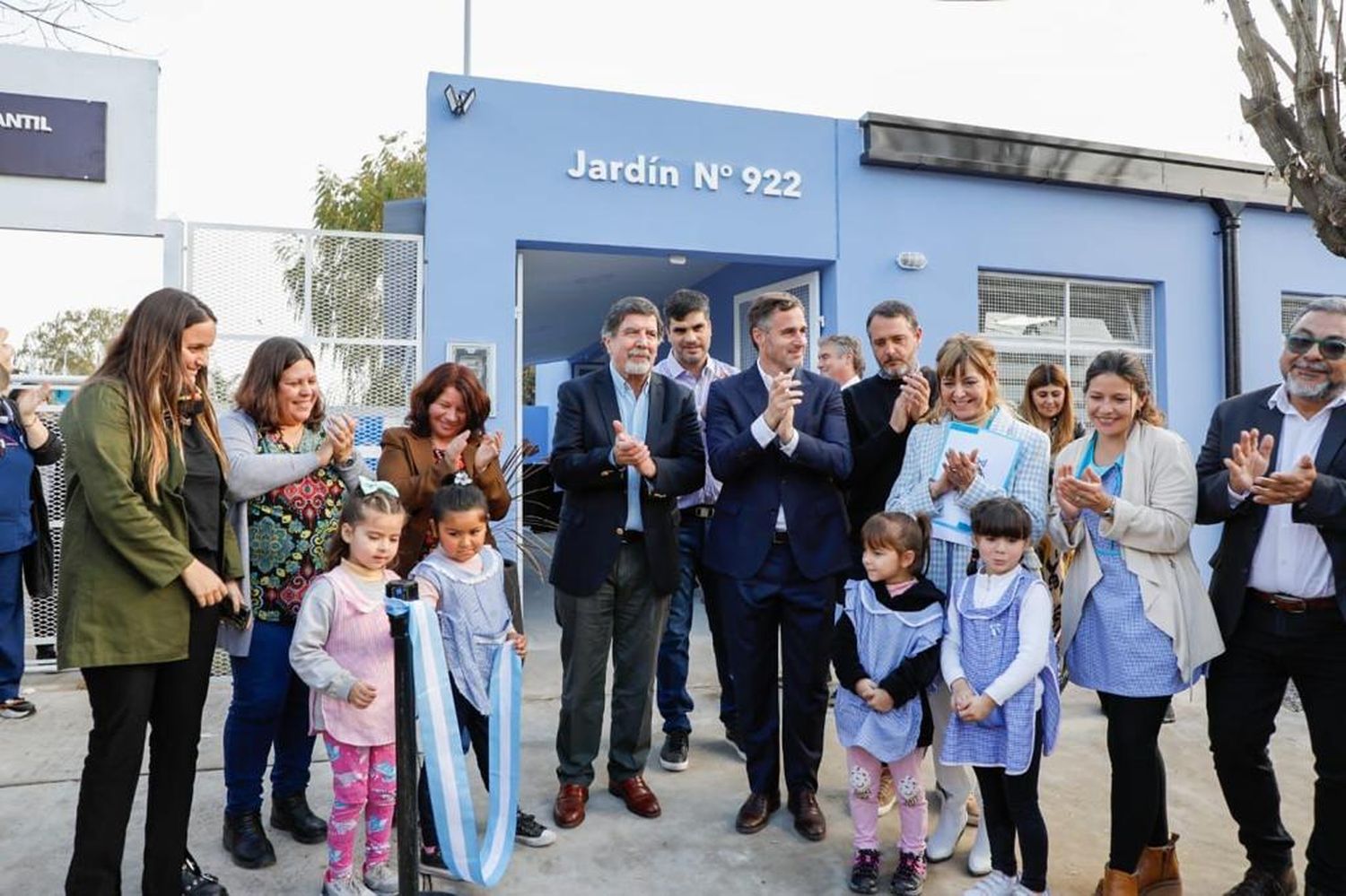 Achával llega a las 19 nuevas escuelas inauguradas en su gestión: "Vamos a transformar el sistema educativo"