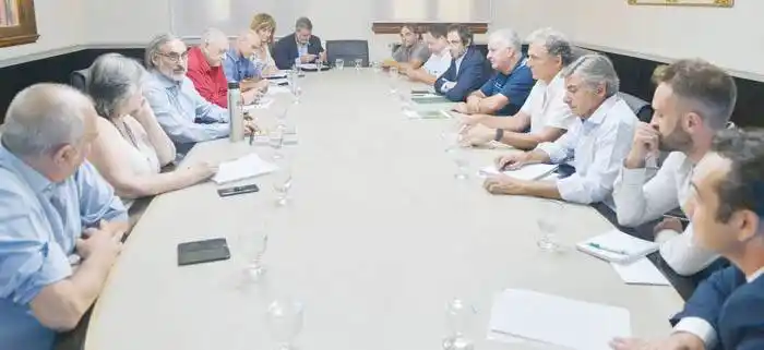 Arandaneros se reunieron con el ministro Basterra 