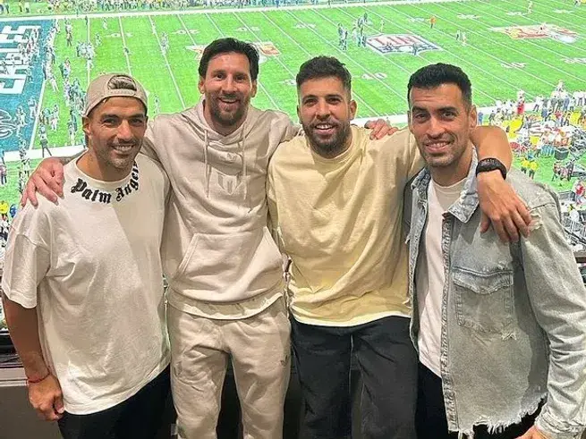 Leo Messi junto a Suárez, Jordi Alba y Busquets en la final del Super Bowl.